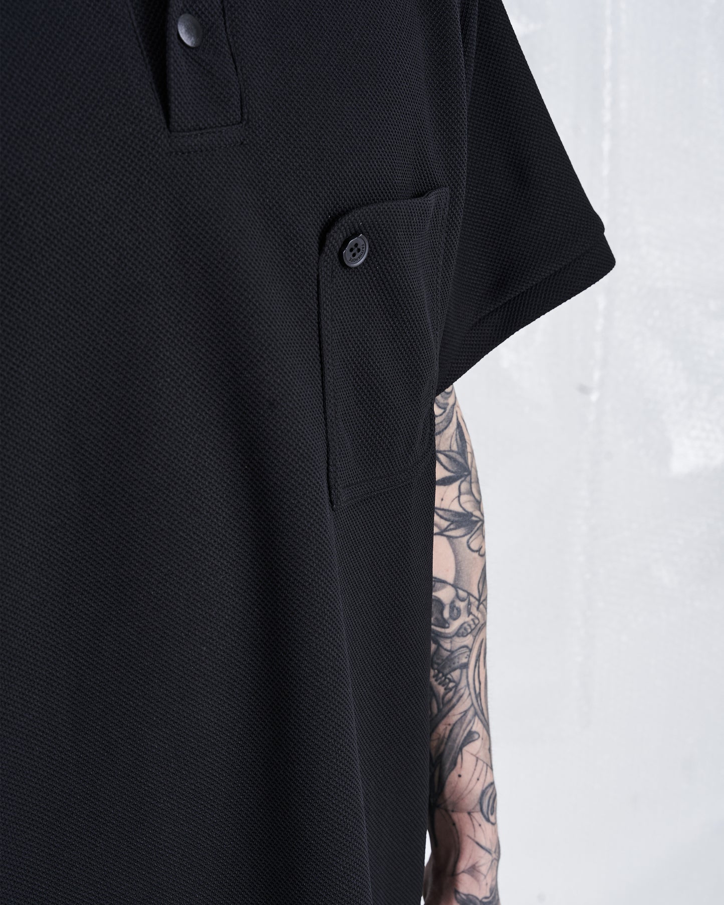 ESSENTIAL POLO SHIRT (BLACK)