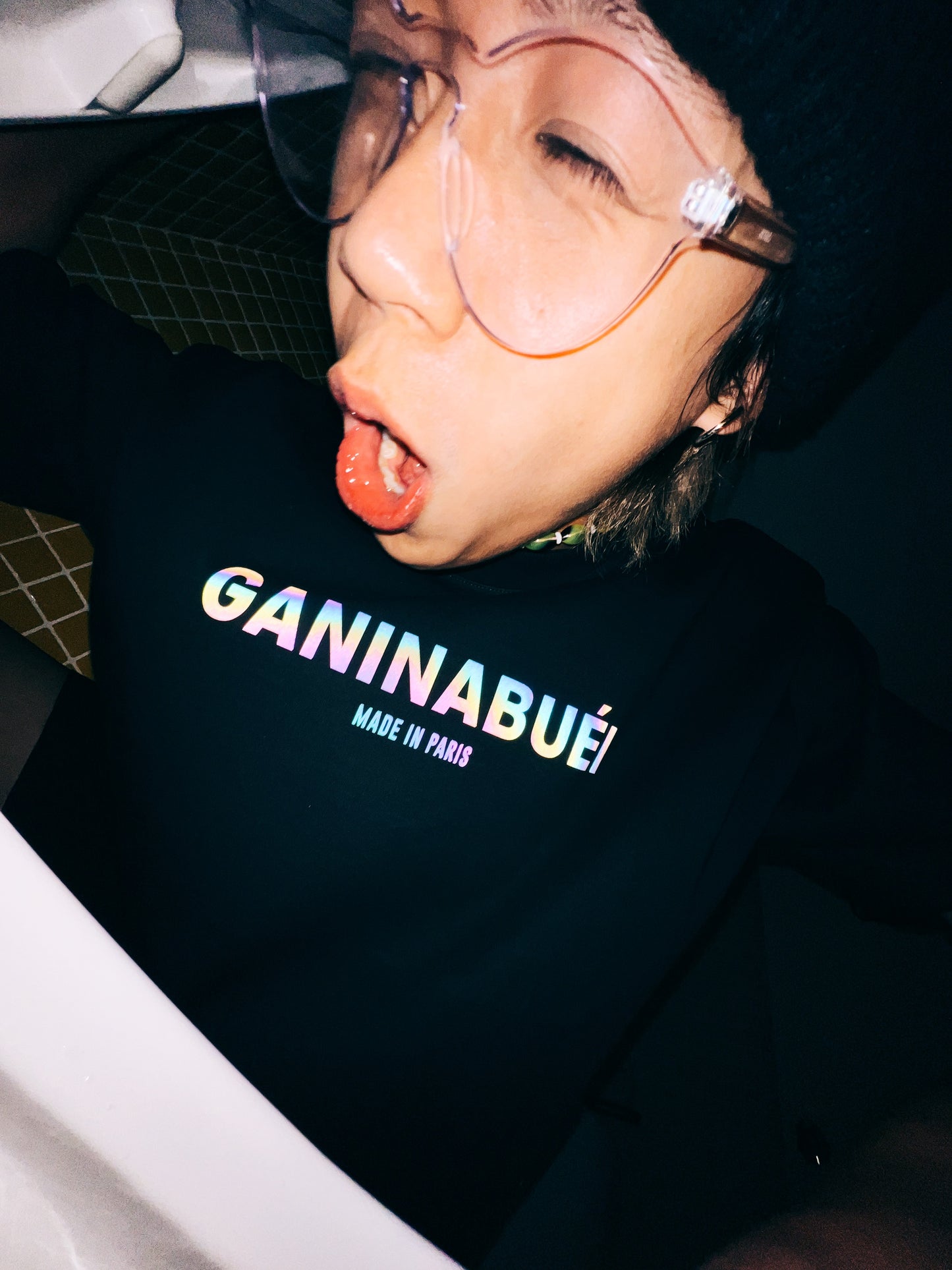 GANINABUEI RAINBOW REFLECTIVE TEE (BLACK)