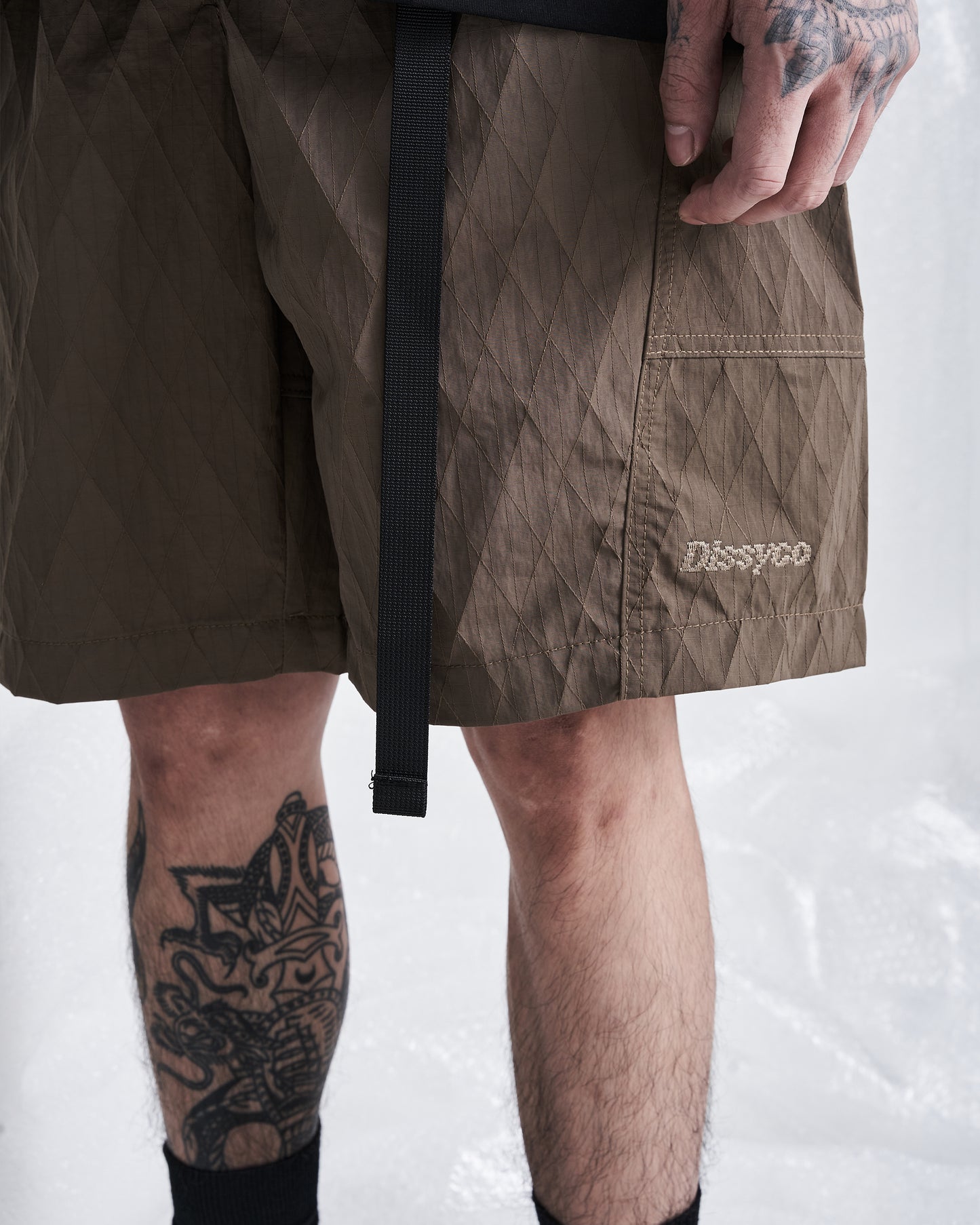 ESSENTIAL SHORTS (BROWN)