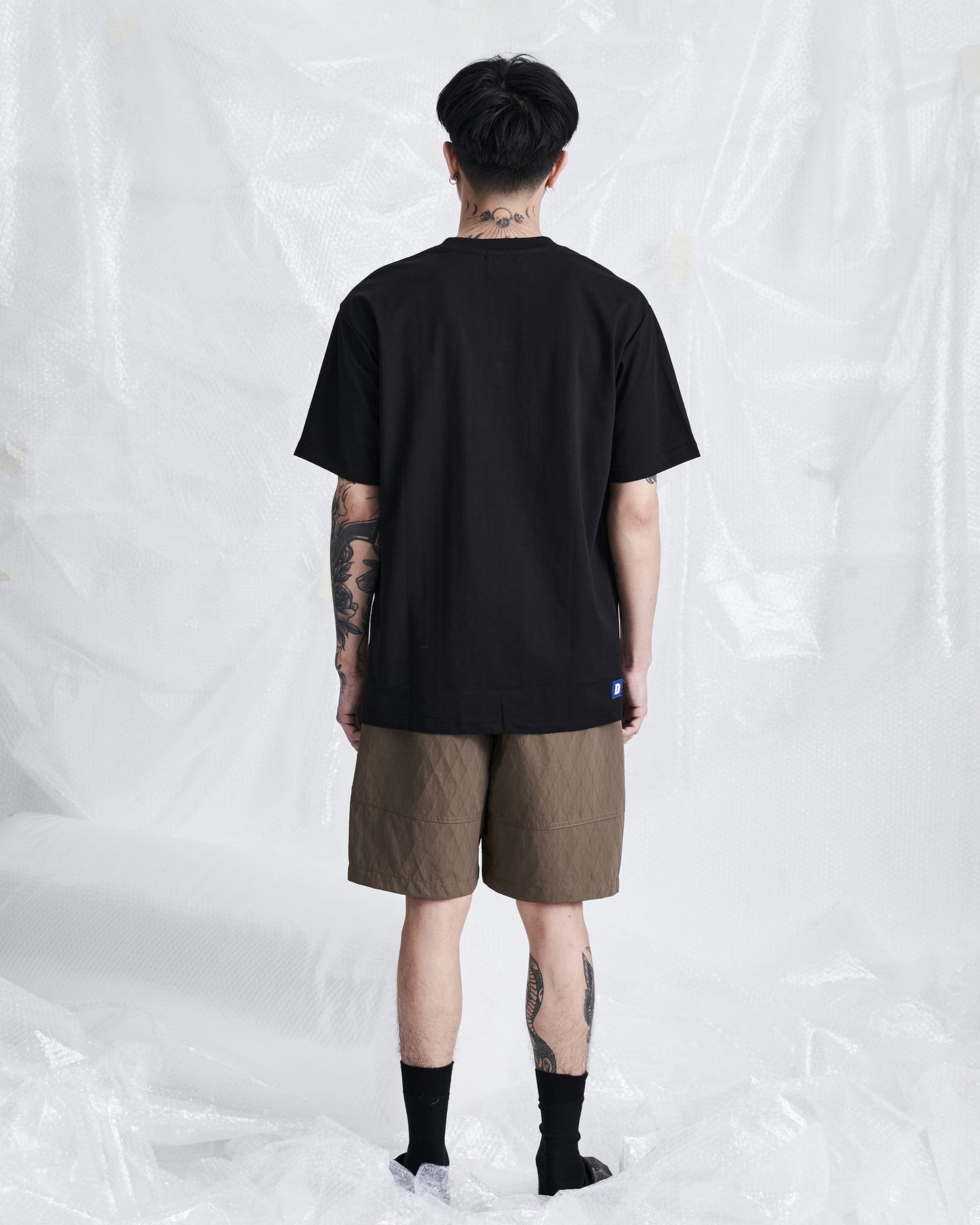 ESSENTIAL TEE (BLACK)