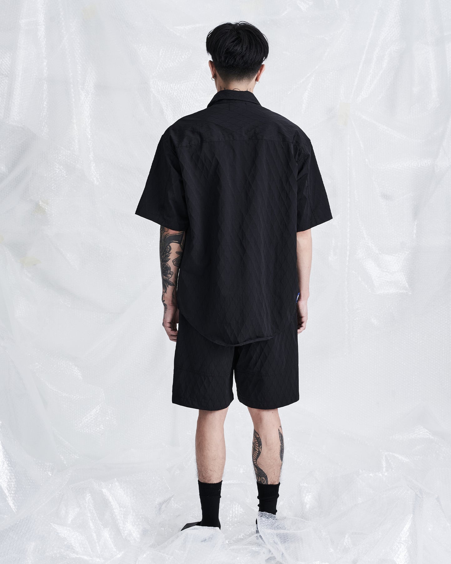 ESSENTIAL SHIRT (BLACK)